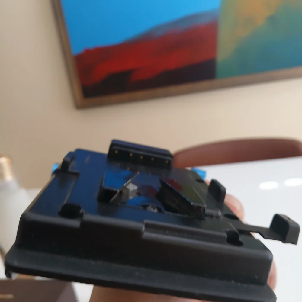 Black and Blue VR Headset Mount